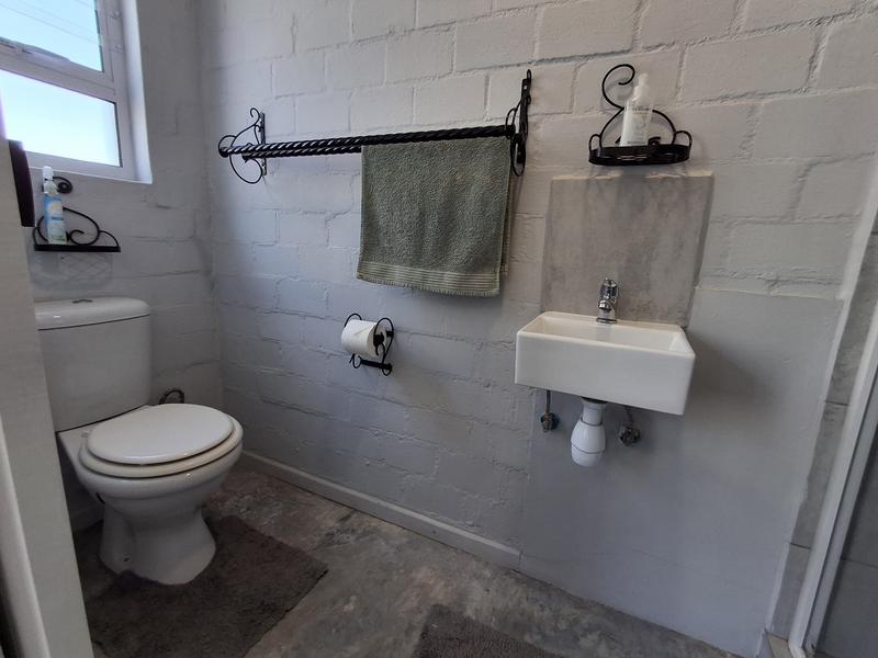 To Let 4 Bedroom Property for Rent in Britannia Bay Western Cape